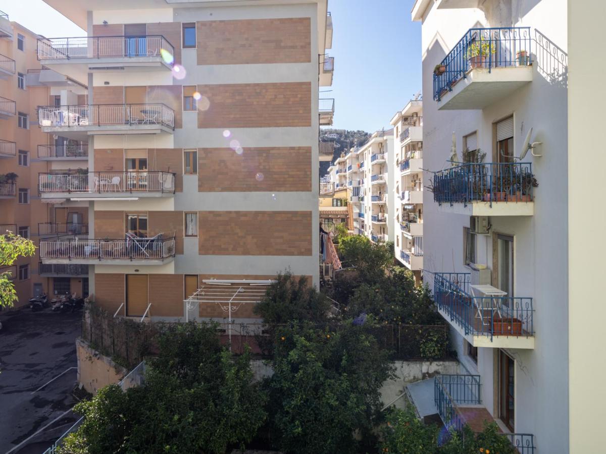 Orange Suites - De Vivo Realty Соренто Екстериор снимка